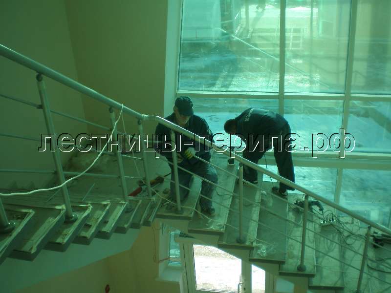 Металлическая лестница в городе Ступино. Фото 14