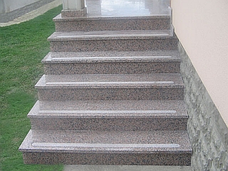 Компания «Мир Лестниц и Перил» | Отделка бетонной лестницы керамогранитом