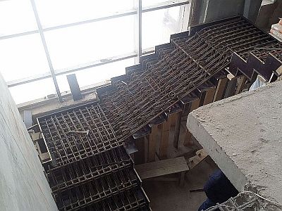 Армированние бетонной лестницы
