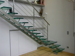 Стеклянная лестница в коттеджном посёлке Брусландия